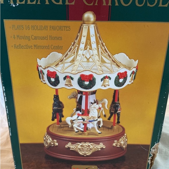 VTG Maisto Christmas Holiday Village Carousel Musical Animated Merry Go Round - Picture 6 of 11